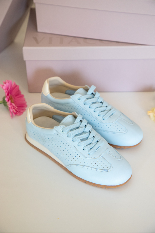 Кроссовки VITACCI. Комфорт и удобство в каждом шаге.